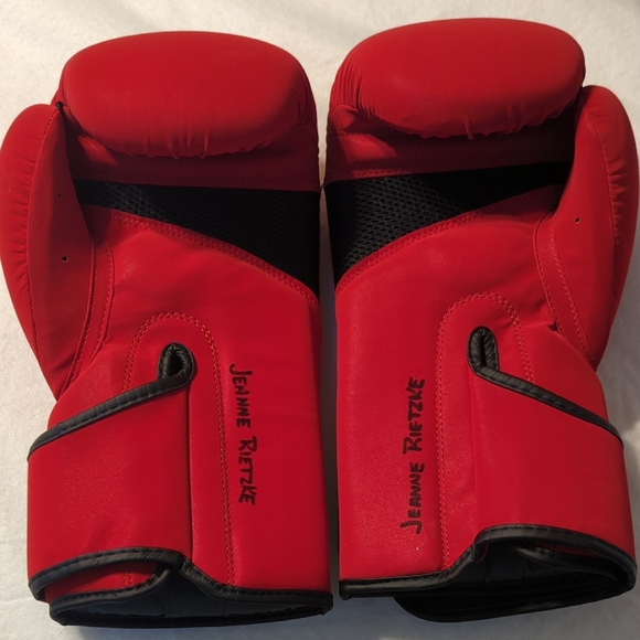 Red Boxing Gloves - Picture 1 of 2